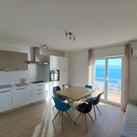 Apartman Leon 오미스 외부 사진
