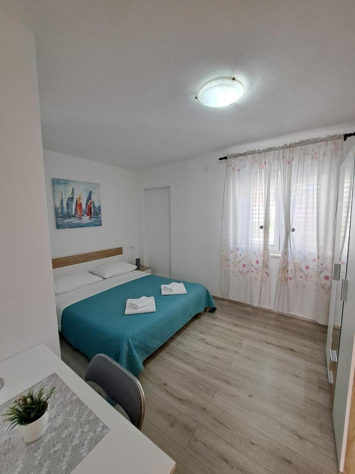 Apartman Leon 오미스 외부 사진